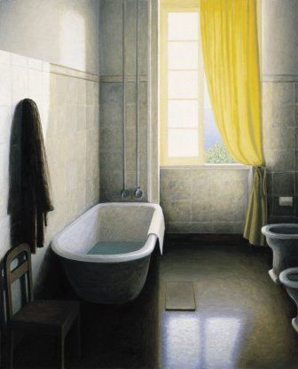 Casa de banho com cortina amarela
